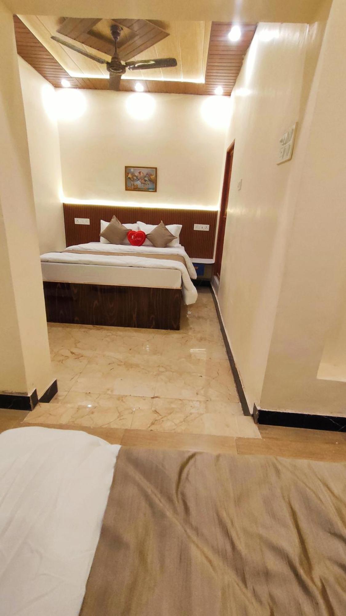 Sri Krishna Residency Hotel พาราณสี ภายนอก รูปภาพ
