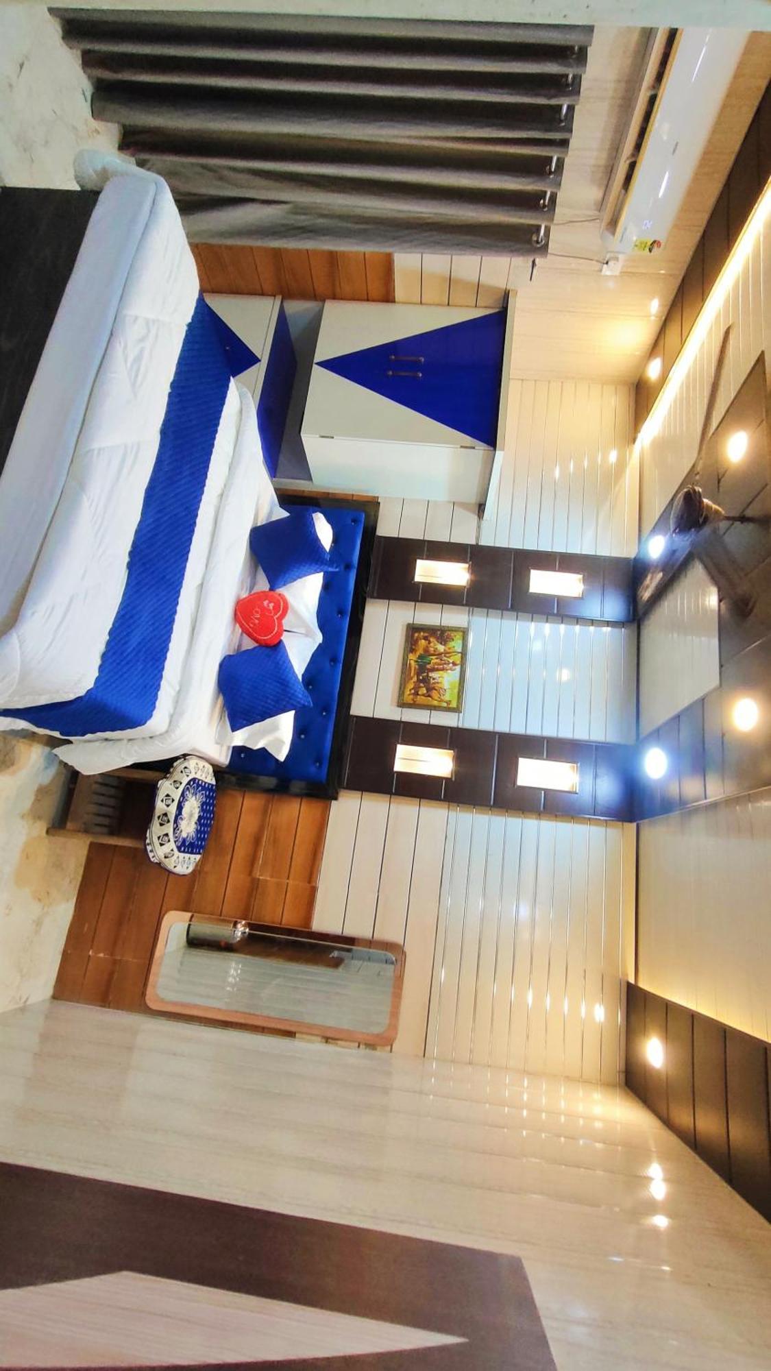 Sri Krishna Residency Hotel พาราณสี ภายนอก รูปภาพ