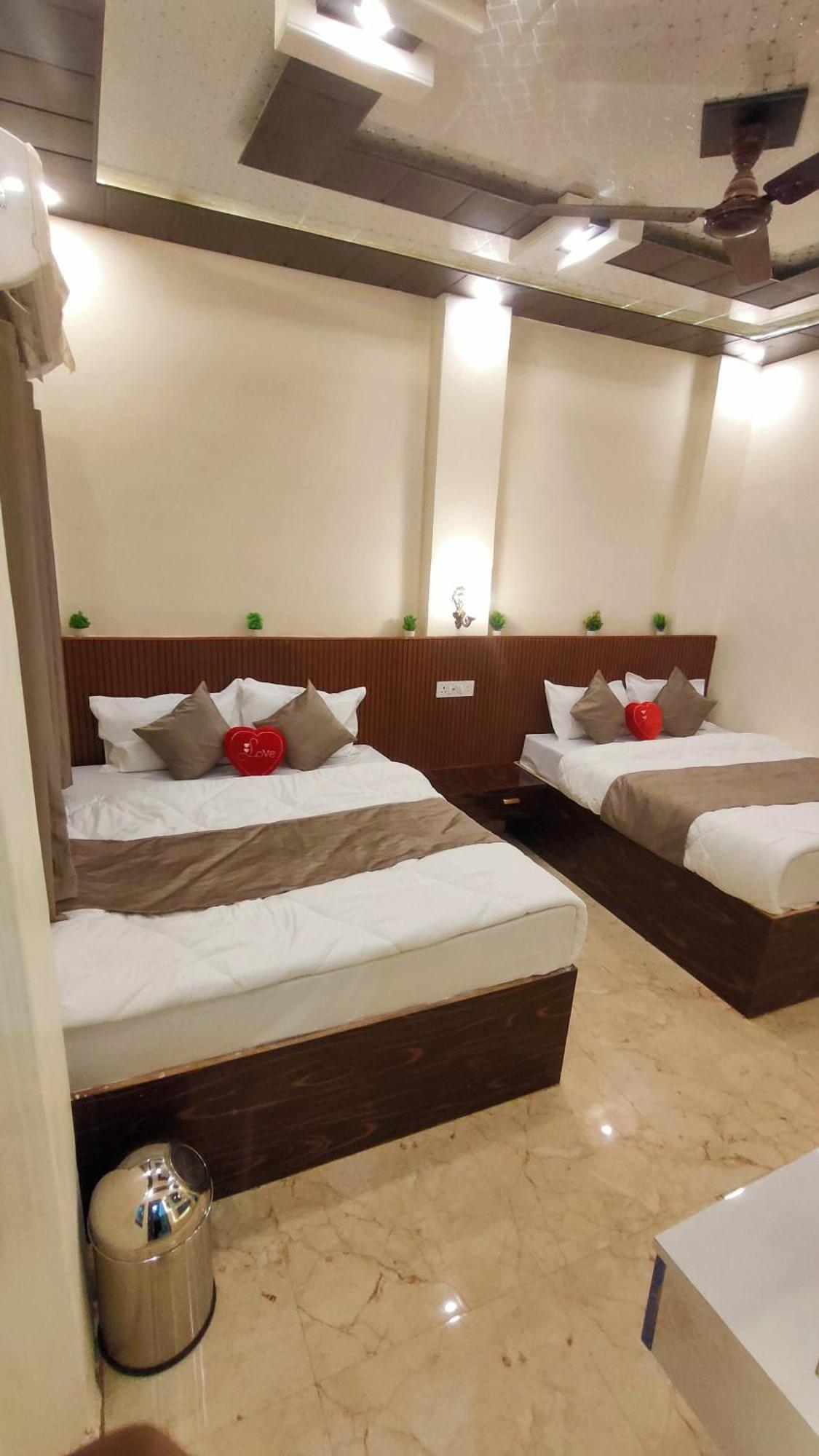Sri Krishna Residency Hotel พาราณสี ภายนอก รูปภาพ