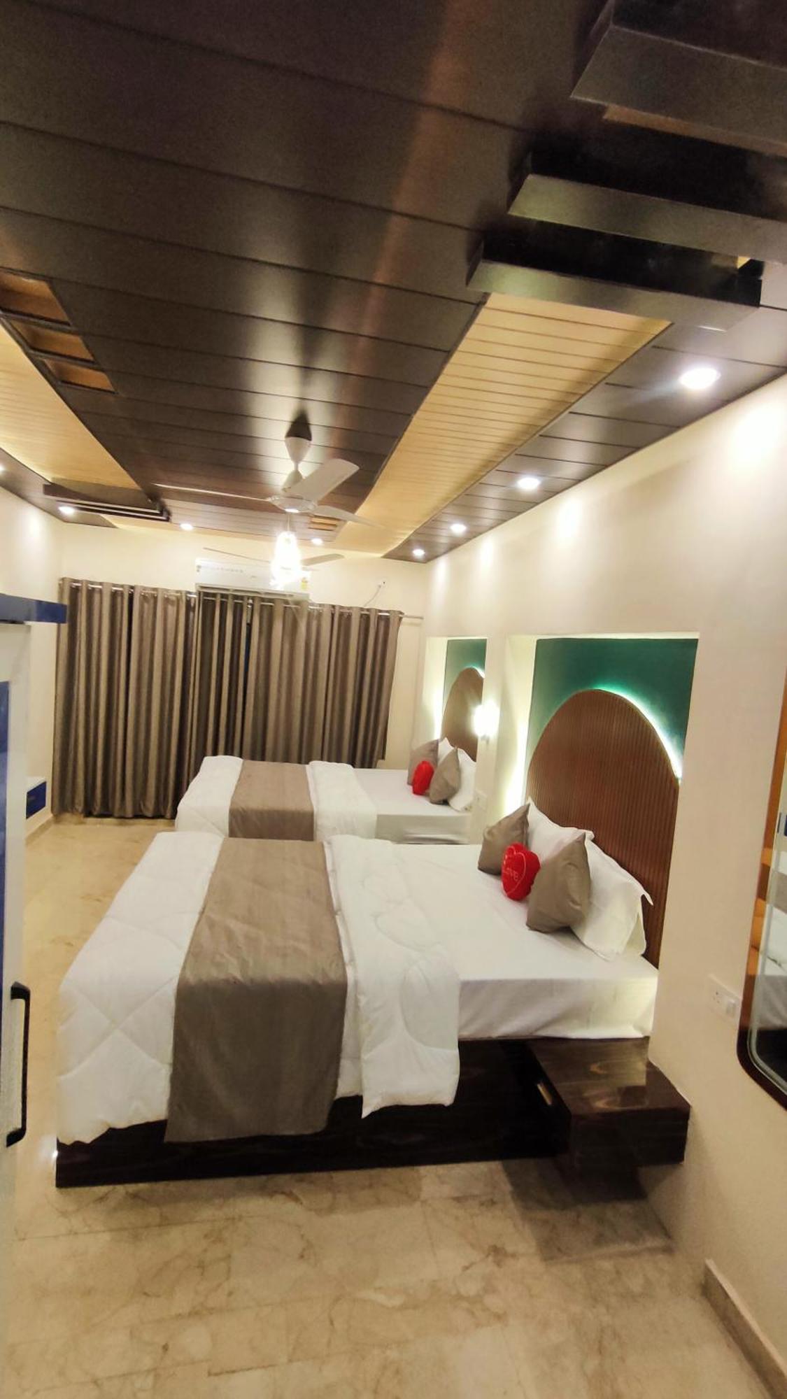 Sri Krishna Residency Hotel พาราณสี ภายนอก รูปภาพ