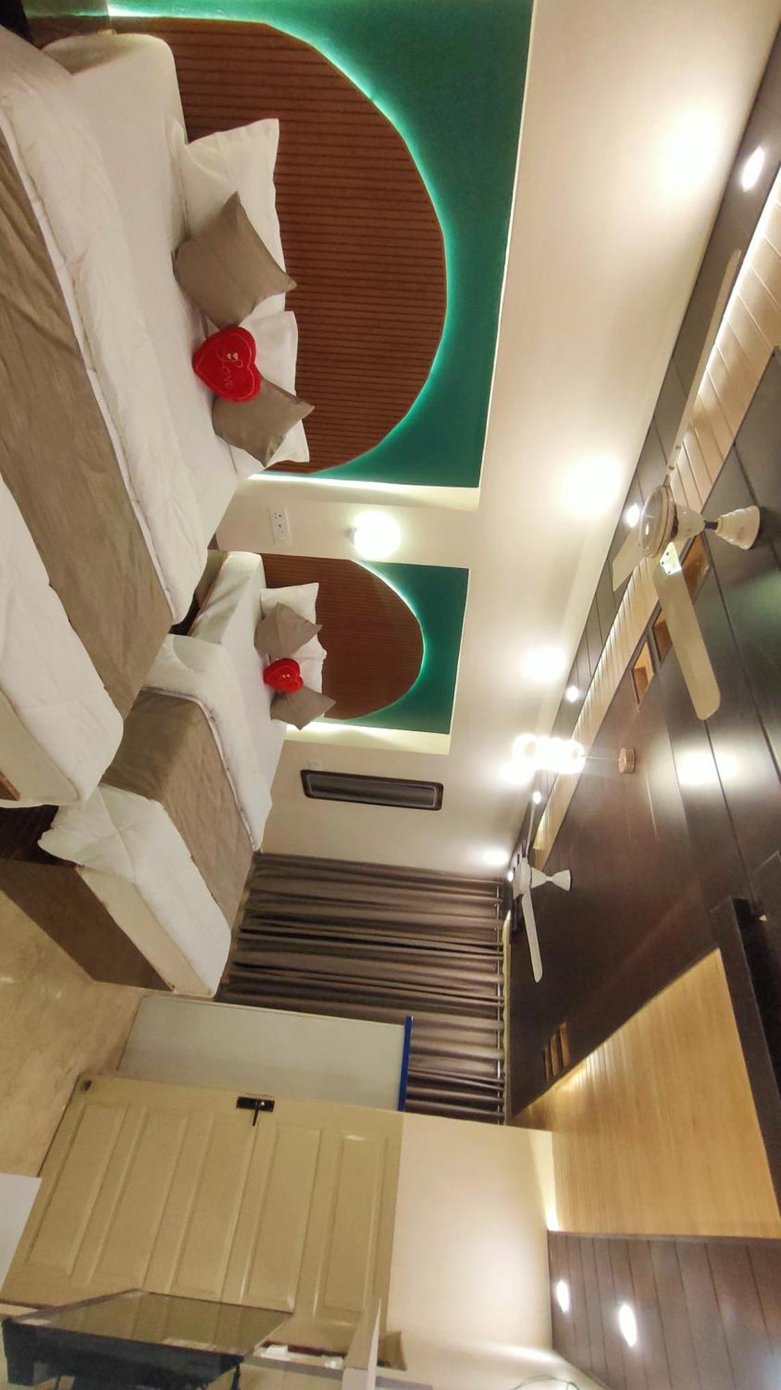 Sri Krishna Residency Hotel พาราณสี ภายนอก รูปภาพ