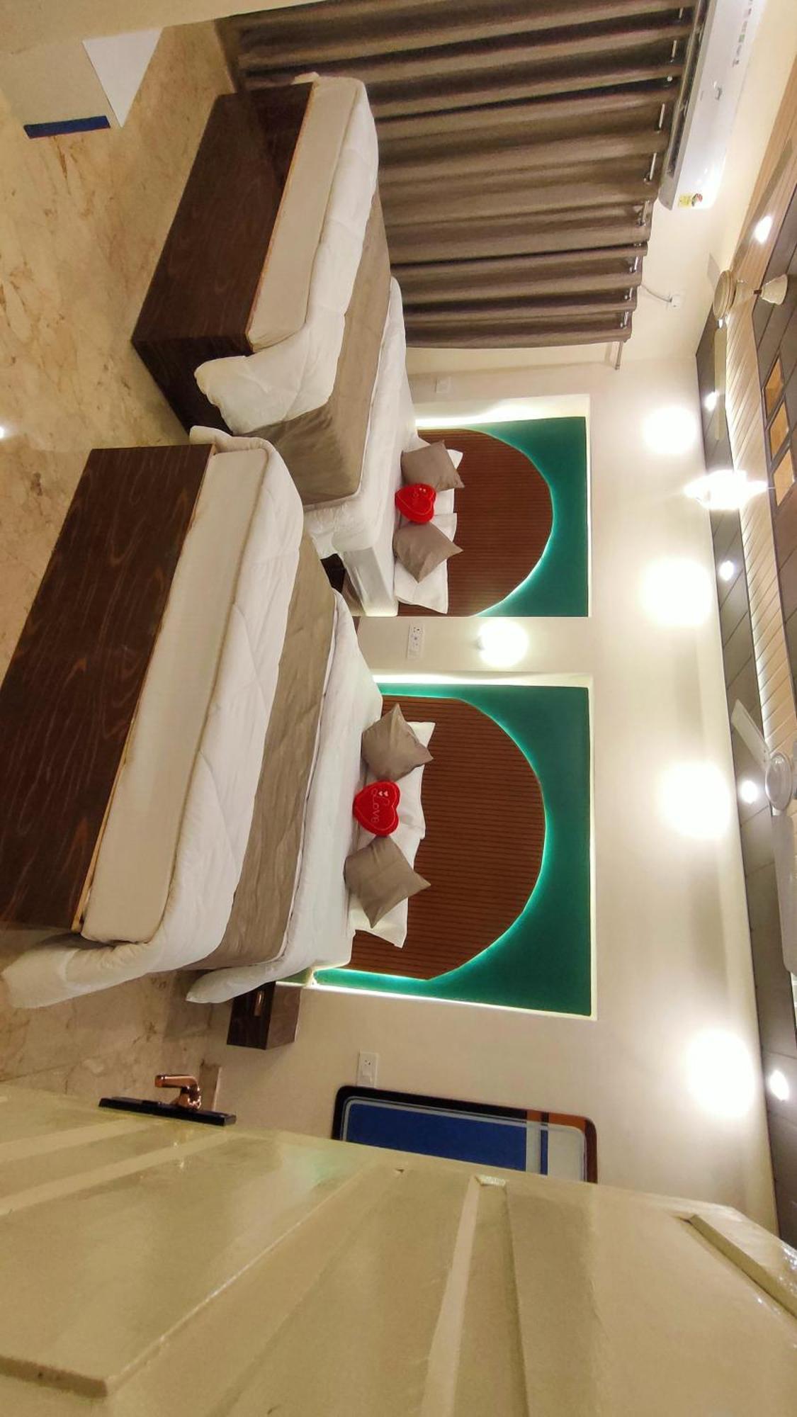 Sri Krishna Residency Hotel พาราณสี ภายนอก รูปภาพ