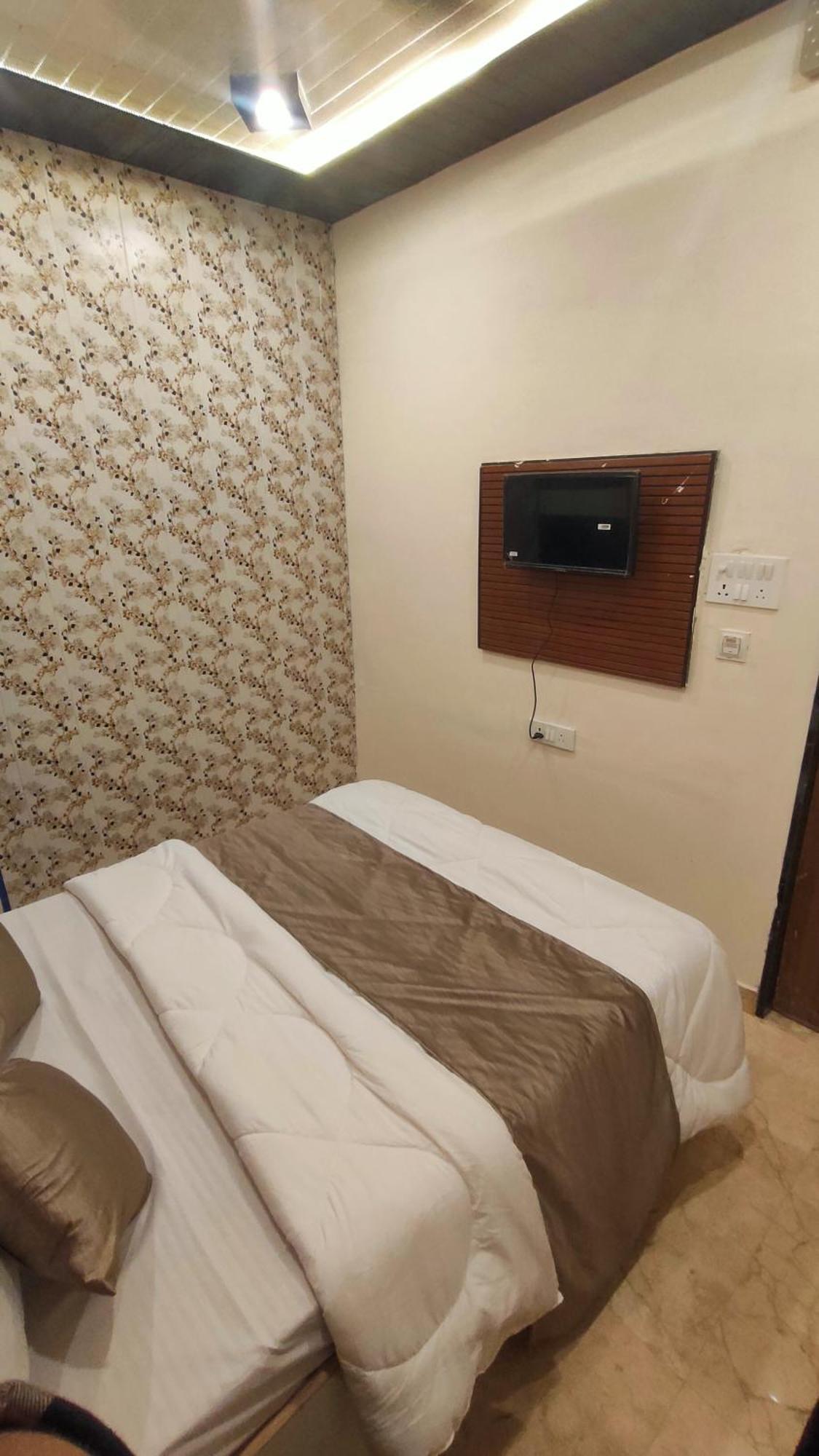 Sri Krishna Residency Hotel พาราณสี ภายนอก รูปภาพ